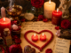 Parchemin intitulé « Rituel d’énergie positive pour relations sentimentales » entouré de bougies allumées, roses rouges, cristaux de quartz rose, pétales de fleurs et encens fumant dans une ambiance romantique et chaleureuse.