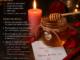 Pot de miel accompagné d’une bougie rose allumée, de pétales de rose, d’un papier portant des prénoms et d’un stylo rouge, dans une ambiance romantique dédiée à un rituel d’amour.